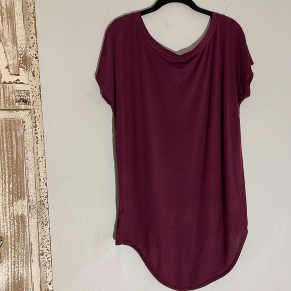 EXPRESS BURGUNDY SHORT SLEEVE DROP HEM TOP - Picture 3 of 5